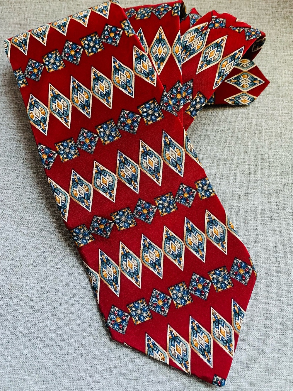 100% Silk Tie Necktie Metropolitan Museum of Art Stained Glass Red Blue Diamonds